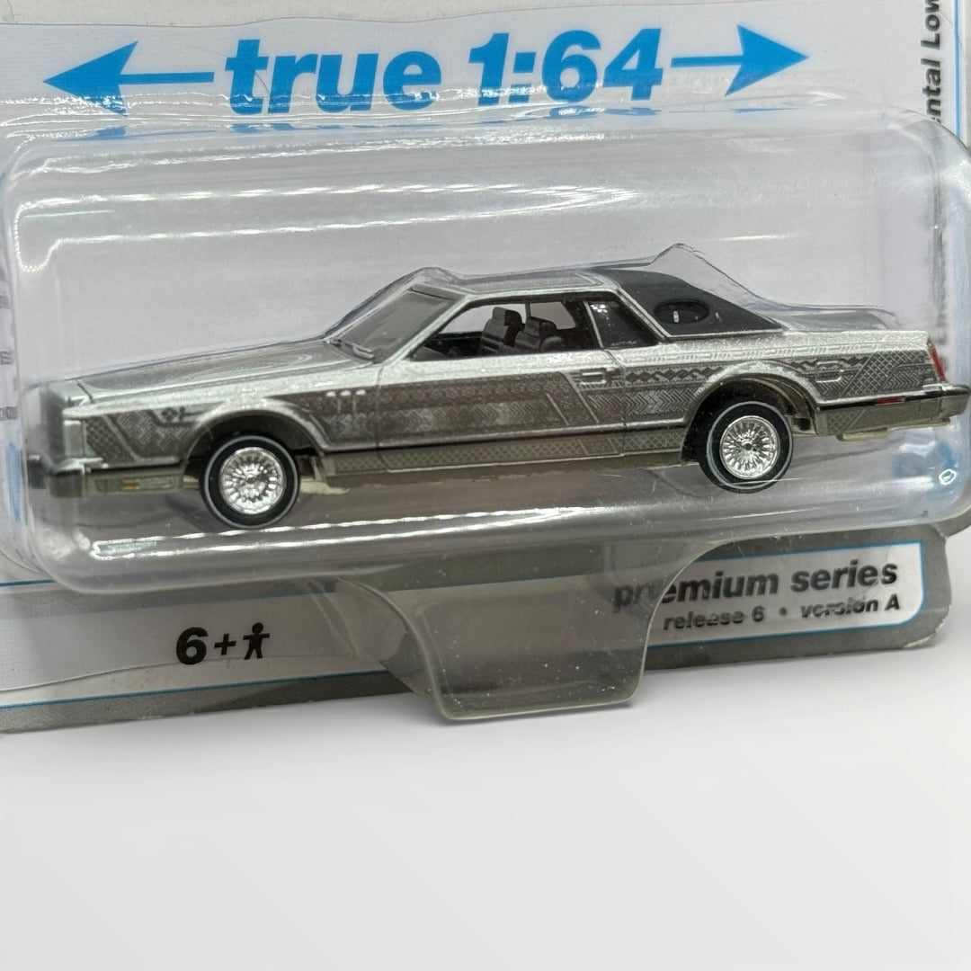 Auto World 1979 Lincoln Continental Lowrider Silver Metallic 1:64 True Scale