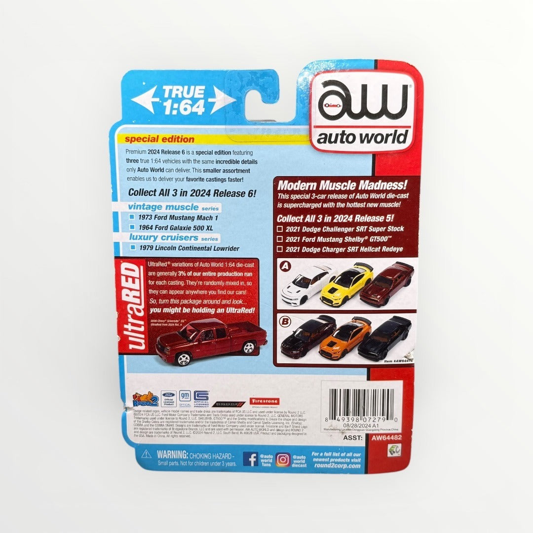 Auto World 1979 Lincoln Continental Lowrider Silver Metallic 1:64 True Scale